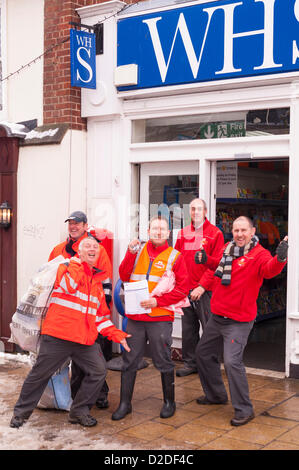 Beccles, Suffolk, Regno Unito. Xxi Gennaio 2013.cinque Royal Mail portalettere cancellazione di mail da un ufficio postale nella neve in Beccles. Foto Stock