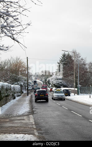 Essex, Regno Unito. Traffico lungo il percorso in London-Essex frontiere, 21 gennaio 2013. Foto Stock