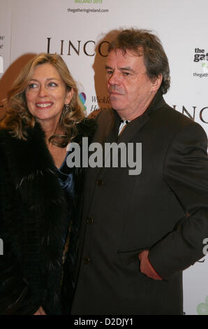 Brenda Rawn e regista e scrittore Neil Jordan presso il Lincoln premiere del film Savoy Cinema a Dublino, Irlanda. Domenica 20 gennaio 2013. Foto Stock