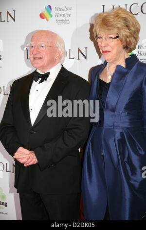Presidente irlandese Michael D Higgins e sua moglie Sabina Coyne presso il Lincoln premiere del film Savoy Cinema a Dublino, Irlanda. Domenica Foto Stock