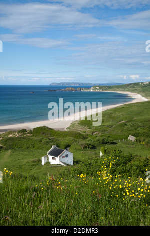 Vista su tutta Whitepark Bay, Causeway Coast, County Antrim, Irlanda del Nord. Foto Stock