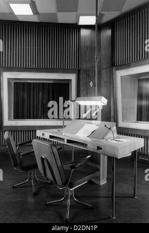 Centro di radiodiffusione della RDT a Berlino Est - News studio. Foto Stock