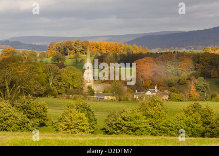 Villaggio di Edensor, Parco Nazionale di Peak District, UK. Novembre. Foto Stock