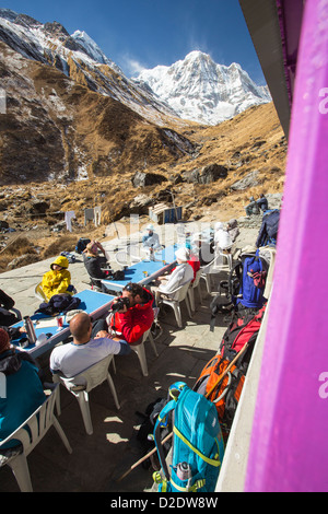 Un tea house lodge sull'Annapurna Base Camp trek al Machapuchare Base Camp, Himalaya, Nepal. Foto Stock