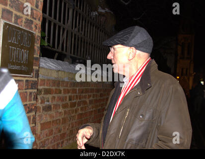 Oxford, Regno Unito. Xxi Jan 2013. Attore Sir Patrick Stewart arriva a Oxford Unione, a Oxford, questa sera, dove sarà lui a parlare della sua vita e la sua carriera. Credito: Pete Lusabia/Alamy Live News Foto Stock