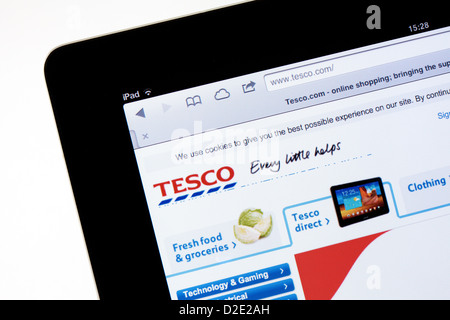 Supermercato Tesco sito web per lo shopping su internet; su un iPad, REGNO UNITO Foto Stock