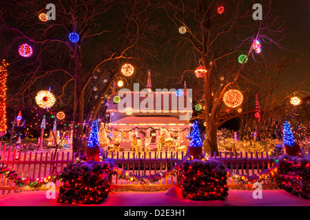 Canada,Ontario, Niagara sul lago, casa decorata in luci di Natale Foto Stock