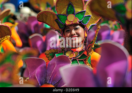 Filipina sorridente al Festival Sinulog Cebu Filippine Foto Stock