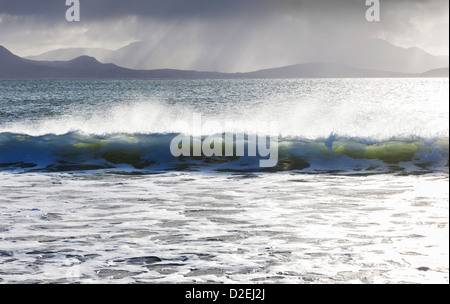 Il Oceano Atlantico off Mulranny Beach sulla costa della contea di Mayo, Irlanda Foto Stock