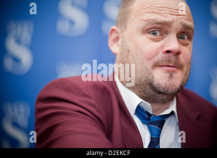 Ritratto di Al Murray "Pub landlord" promuovendo il suo libro Pub Quiz a WHSmiths Manchester Arndale. Foto Stock