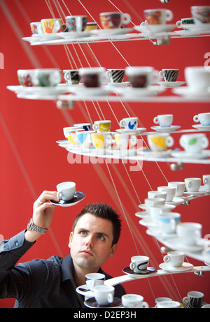 Illy art tazze vai sul display in Manchester REGNO UNITO Foto Stock