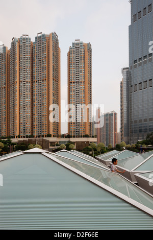 Hong Kong, Cina, Wohntuerme in Tsuen Wan Foto Stock