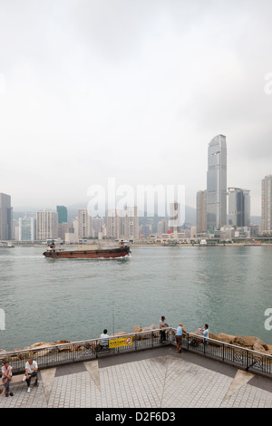 Hong Kong, Cina, skyline di Hong Kong con la Tsuen Wan Nina Torri Foto Stock