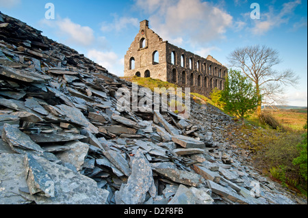 Ynys y Pandy ardesia in disuso Mill, Cwmystradllyn, Parco Nazionale di Snowdonia, Gwynedd, Galles del Nord, Regno Unito Foto Stock