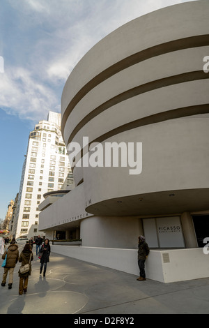 Guggenheim Museum design by Frank Lloyd Wright, Manhattan,New York City, Stati Uniti d'America Foto Stock