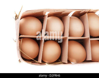 Uova in organic pack isolati su sfondo bianco Foto Stock
