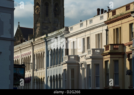 Kings Road e la Chiesa di Cristo, St Leonards-on-Sea, Hastings Foto Stock
