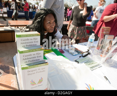 Gennaio 21st, 2013: Martin Luther King Jr. festival di Austin, Texas include i prodotti alimentari, balli e stand informativi. Foto Stock