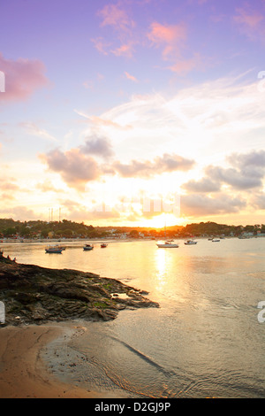 Vista al tramonto di Praia da Coroinha si trovano e Praia da Concha in Itacare, Bahia Foto Stock