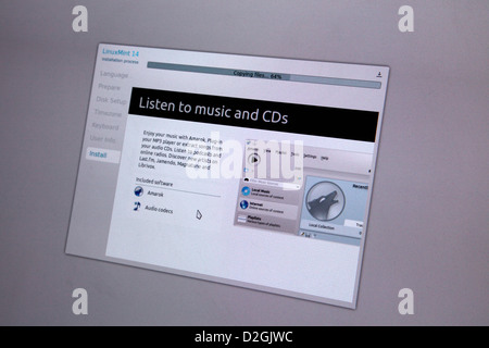 Linux Mint 14 Sistema operativo - installazione che mostra la schermata che mostra il software open source disponibili durante l'installazione Foto Stock