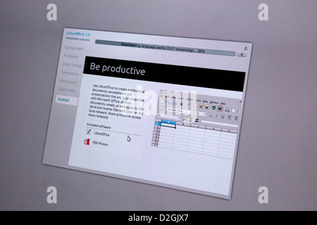 Linux Mint 14 Sistema operativo - installazione che mostra la schermata che mostra il software open source disponibili durante l'installazione Foto Stock