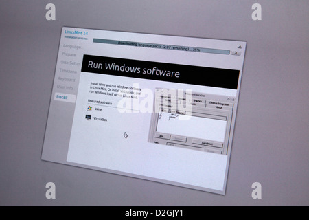 Linux Mint 14 Sistema operativo - installazione che mostra la schermata che mostra il software open source disponibili durante l'installazione Foto Stock