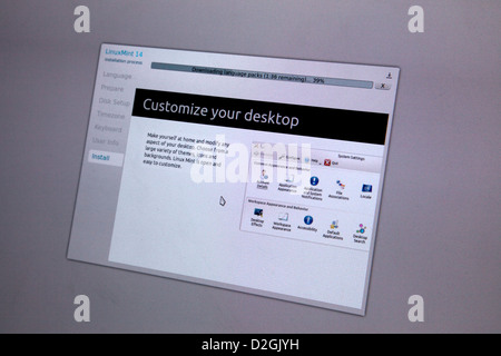 Linux Mint 14 Sistema operativo - installazione che mostra la schermata che mostra il software open source disponibili durante l'installazione Foto Stock