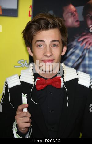 Noi attore Jimmy Bennett arriva per la premiere del film 'MOVIE 43' a Hollywood's Grauman's Chinese Theatre di Los Angeles, Stati Uniti d'America, 23 gennaio 2013. Foto: Hubert Boesl Foto Stock