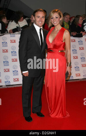 ALAN HALSALL & Lucy-JO HUDSON TELEVISON NAZIONALE AWARDS red carpet arrivi Londra Inghilterra REGNO UNITO 23 Gennaio 2013 Foto Stock