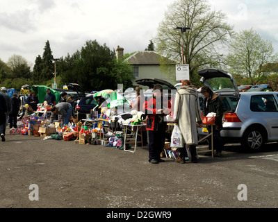 Avvio auto vendita presso la Epsom District Hospital Surrey in Inghilterra Foto Stock