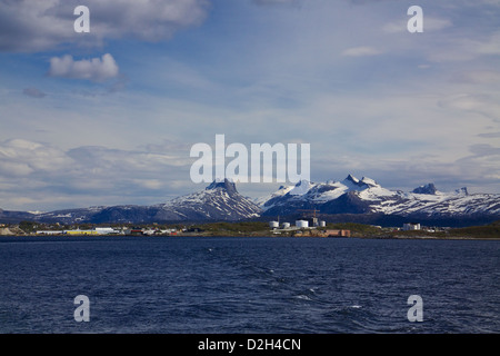 Vista panoramica della città di Bodo in Norvegia dal mare Foto Stock