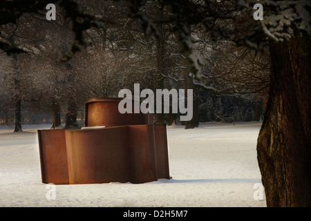 YORKSHIRE SCULPTURE PARK neve invernale Foto Stock