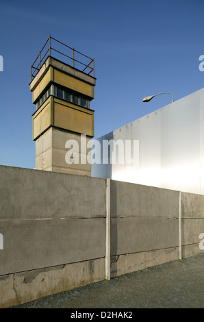 Berlino, Germania, torre di avvistamento al Mauergedenkstaette in Bernauer Strasse Foto Stock