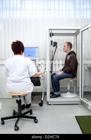 Essen, Germania, il paziente la funzione polmonare test in ospedale Foto Stock