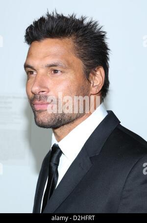 Manu Bennett presso gli arrivi per SPARTACUS: guerra dei dannati Season premiere, MoMA Museum of Modern Art di New York NY Gennaio 24, 2013. Foto di: Andres Otero/Everett Collection Foto Stock