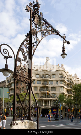 Spagna, Barcelona, La Casa Milà conosciuto anche come 'La Pedrera', disegnato dall'architetto Gaudì Foto Stock