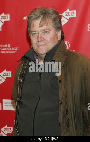 Steve Bannon presso gli arrivi per SWEETWATER Premiere a 2013 Sundance Film Festival, Eccles Theatre, Park City, UT 24 gennaio 2013. Foto di: James Atoa/Everett Collection Foto Stock