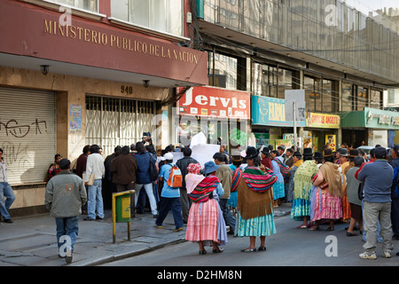 La dimostrazione di donne locali, La Paz, Bolivia, Sud America Foto Stock