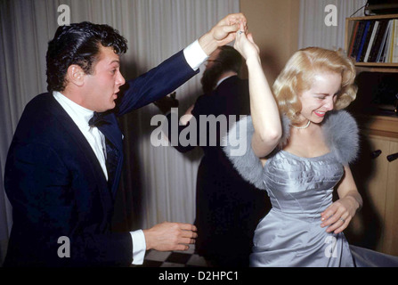 TONY CURTIS con la moglie Janet Leigh circa 1962 Foto Stock