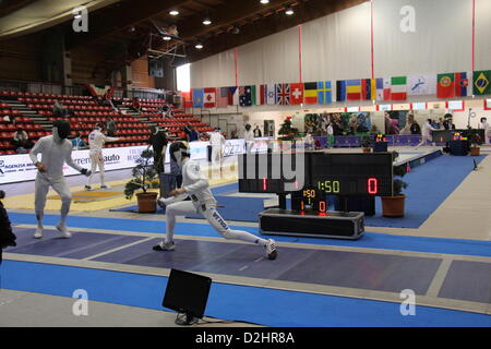 Milano, Italia. Il 25 gennaio 2013. 36 trofeo di Coppa del Mondo di Spada Maschile, organizzato dal Club Scherma Legnano nella struttura dello sport PalaBorsani. Foto Stock