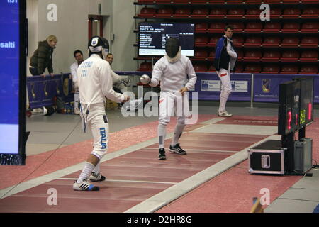 Milano, Italia. Il 25 gennaio 2013. 36 trofeo di Coppa del Mondo di Spada Maschile, organizzato dal Club Scherma Legnano nella struttura dello sport PalaBorsani. Foto Stock