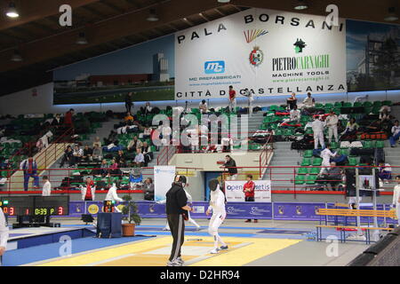 Milano, Italia. Il 25 gennaio 2013. 36 trofeo di Coppa del Mondo di Spada Maschile, organizzato dal Club Scherma Legnano nella struttura dello sport PalaBorsani. Foto Stock