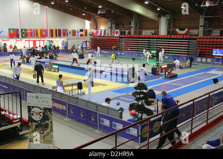 Milano, Italia. Il 25 gennaio 2013. 36 trofeo di Coppa del Mondo di Spada Maschile, organizzato dal Club Scherma Legnano nella struttura dello sport PalaBorsani Foto Stock