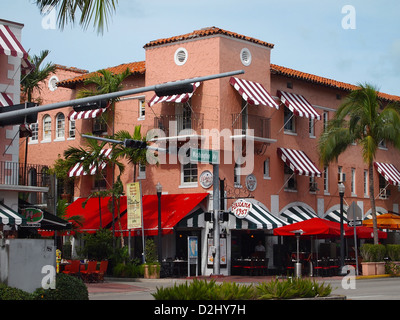 La Espanola Way zona di South Beach, a Miami Florida, noto anche come storico villaggio spagnolo. Foto Stock