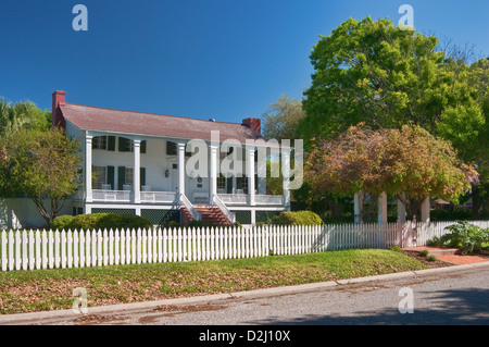 Callender House, stile Revival Greco (1855), storico quartiere vicino al centro di Victoria, Texas, Stati Uniti d'America Foto Stock