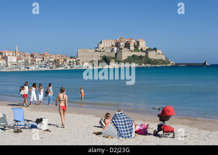 Corsica: Calvi beach & Citadelle Foto Stock