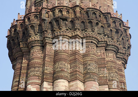 Close up di Qutb Minar minareto. Delhi, India Foto Stock