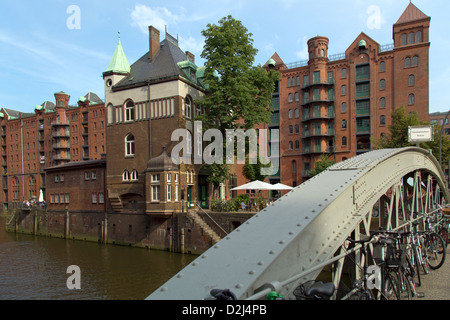 Amburgo, Germania, il pompaggio in warehouse district Foto Stock