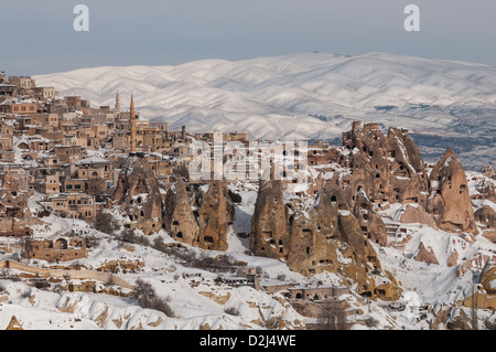 Pigeon Valley in inverno, tra di Göreme e Uçhisar in Cappadocia, è uno della Turchia ai paesaggi più belli Foto Stock