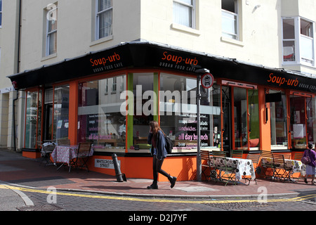 Cafe cultura in estate in Brighton e Hove, East Sussex, Regno Unito. Foto Stock